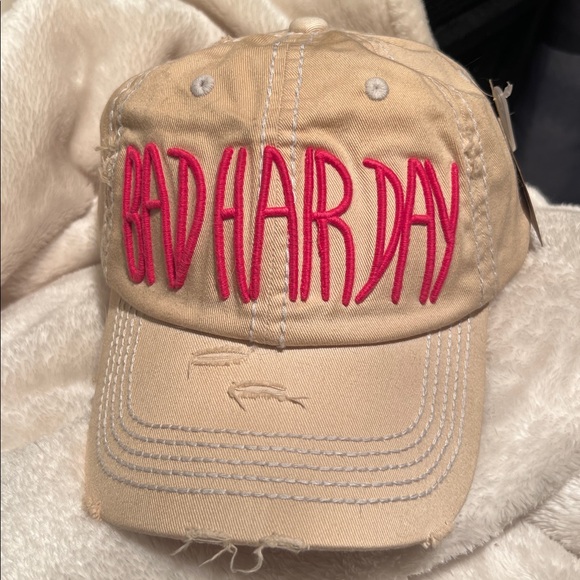 KBETHOS Accessories - NWT🧢 KBETHOS DISTRESSED COTTON TAN/PINK BAD HAIR DAY ADJUSTABLE BASEBALL HAT CAP